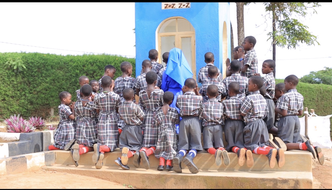 Prayer time, Pupils attending to prayers with the Sr 1